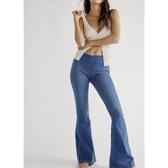 Free People Denim - Free People Penny Pull On Stretchy great Pull On Flare pants
